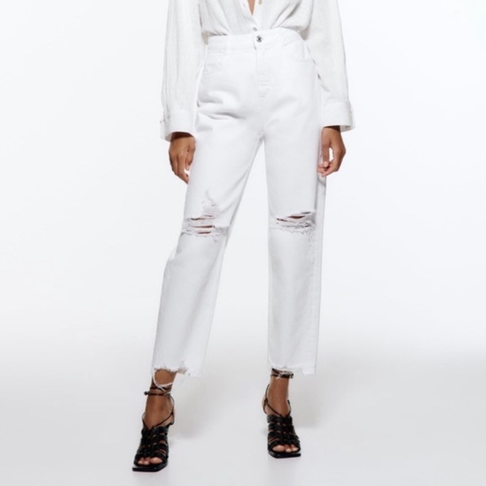 Zara High Rise Raw Hem Distressed Knee Jeans in White Size 12